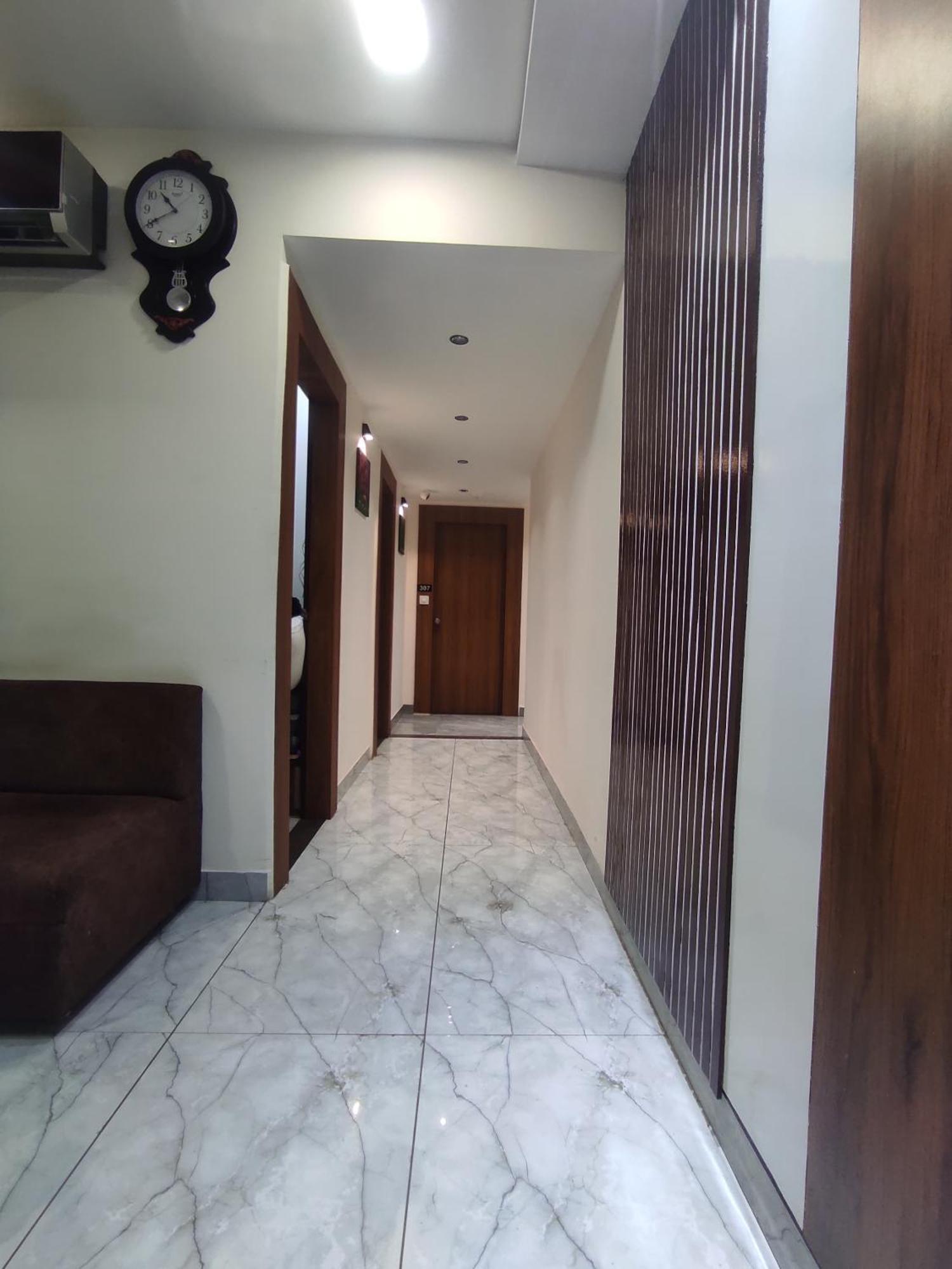 Hotel Earth Inn, Subhash Bridge, Rto Circle, Ахмедабад Екстериор снимка