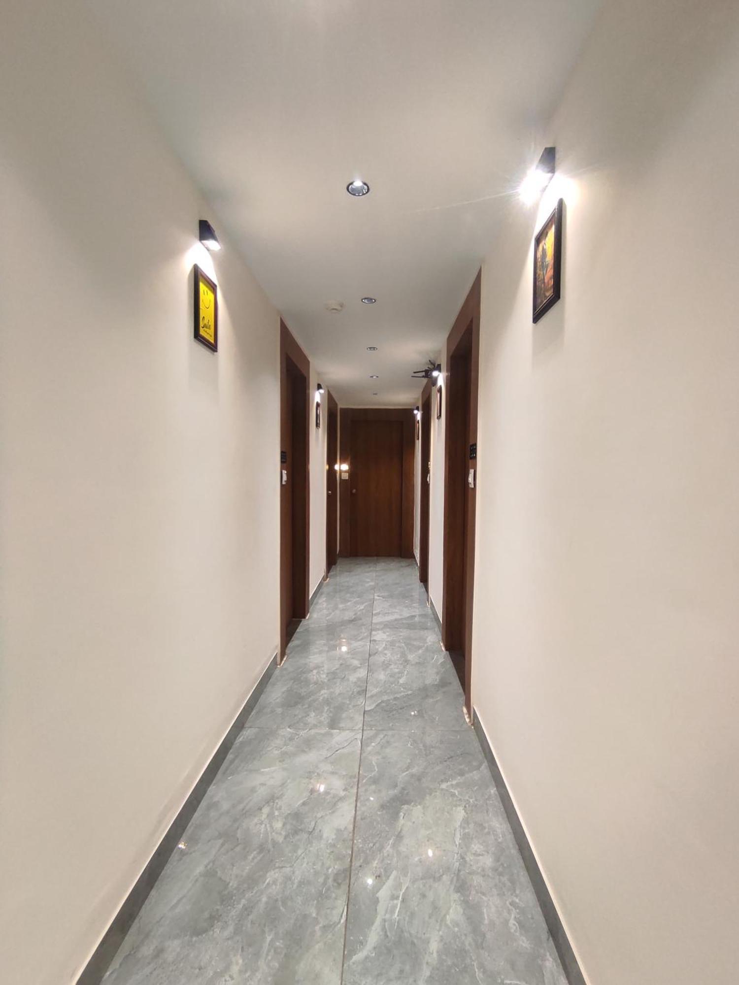 Hotel Earth Inn, Subhash Bridge, Rto Circle, Ахмедабад Екстериор снимка